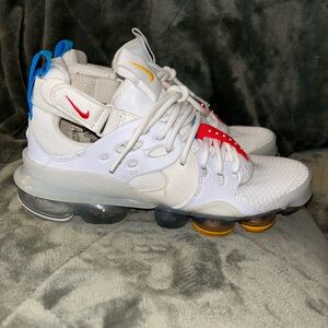 Nike Air Vapormax DSVM AT8179-100 Summit White/ Red Orbit Running Shoes Size 6.5